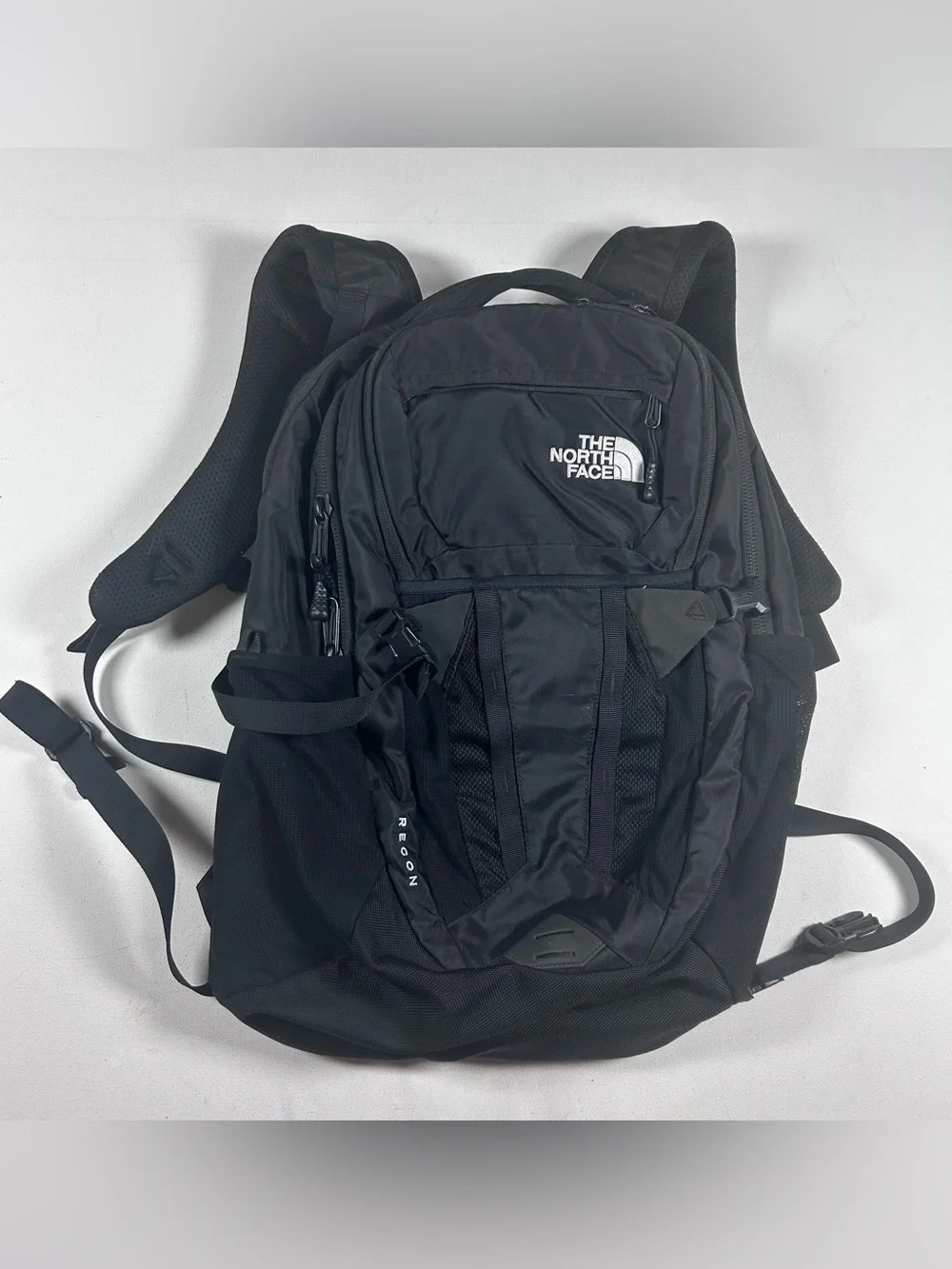 The North Face Unisex RECON Day Travel Hike Student 30L Backpack Black